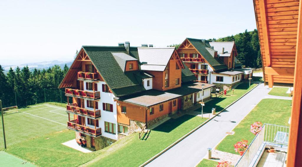 Pohorje Village Wellbeing - Forest Videc Apartment